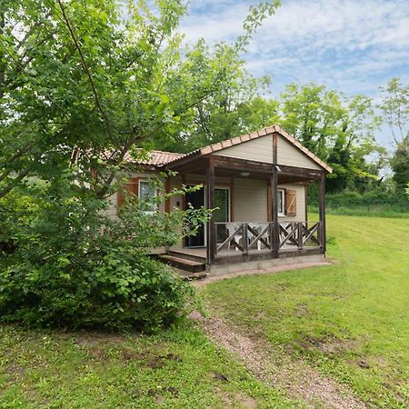 Camping Le Mont Libre - Cottage & Espace Nature - Gannat Eksteriør billede