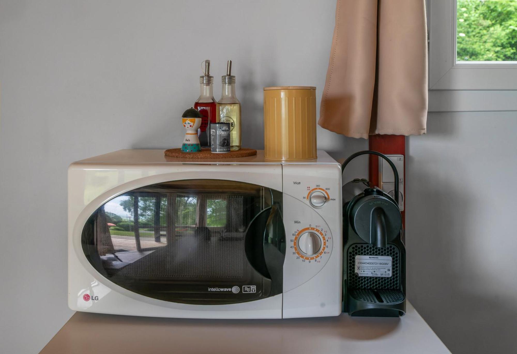 Camping Le Mont Libre - Cottage & Espace Nature - Gannat Eksteriør billede