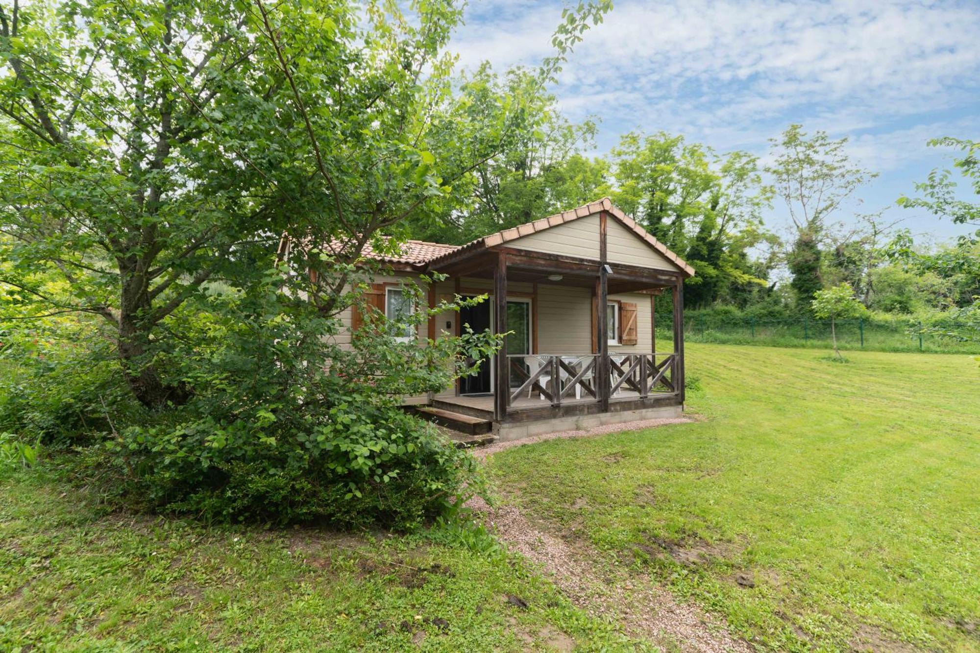 Camping Le Mont Libre - Cottage & Espace Nature - Gannat Eksteriør billede