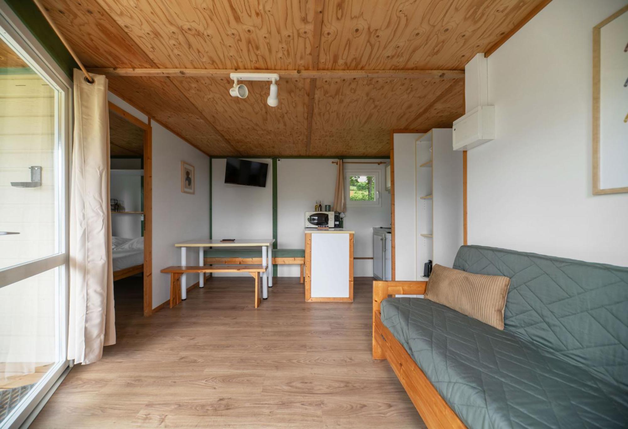 Camping Le Mont Libre - Cottage & Espace Nature - Gannat Eksteriør billede