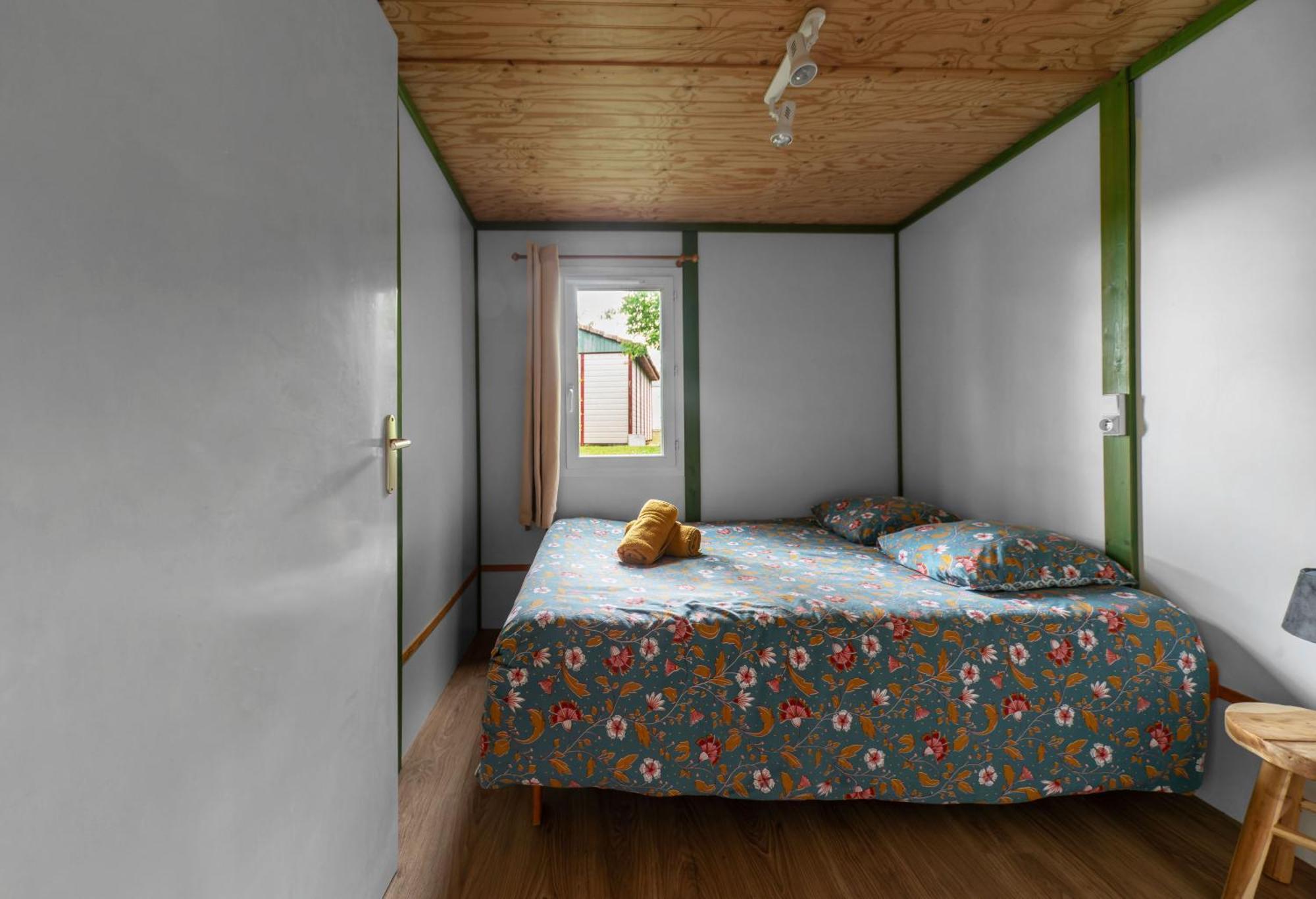 Camping Le Mont Libre - Cottage & Espace Nature - Gannat Eksteriør billede