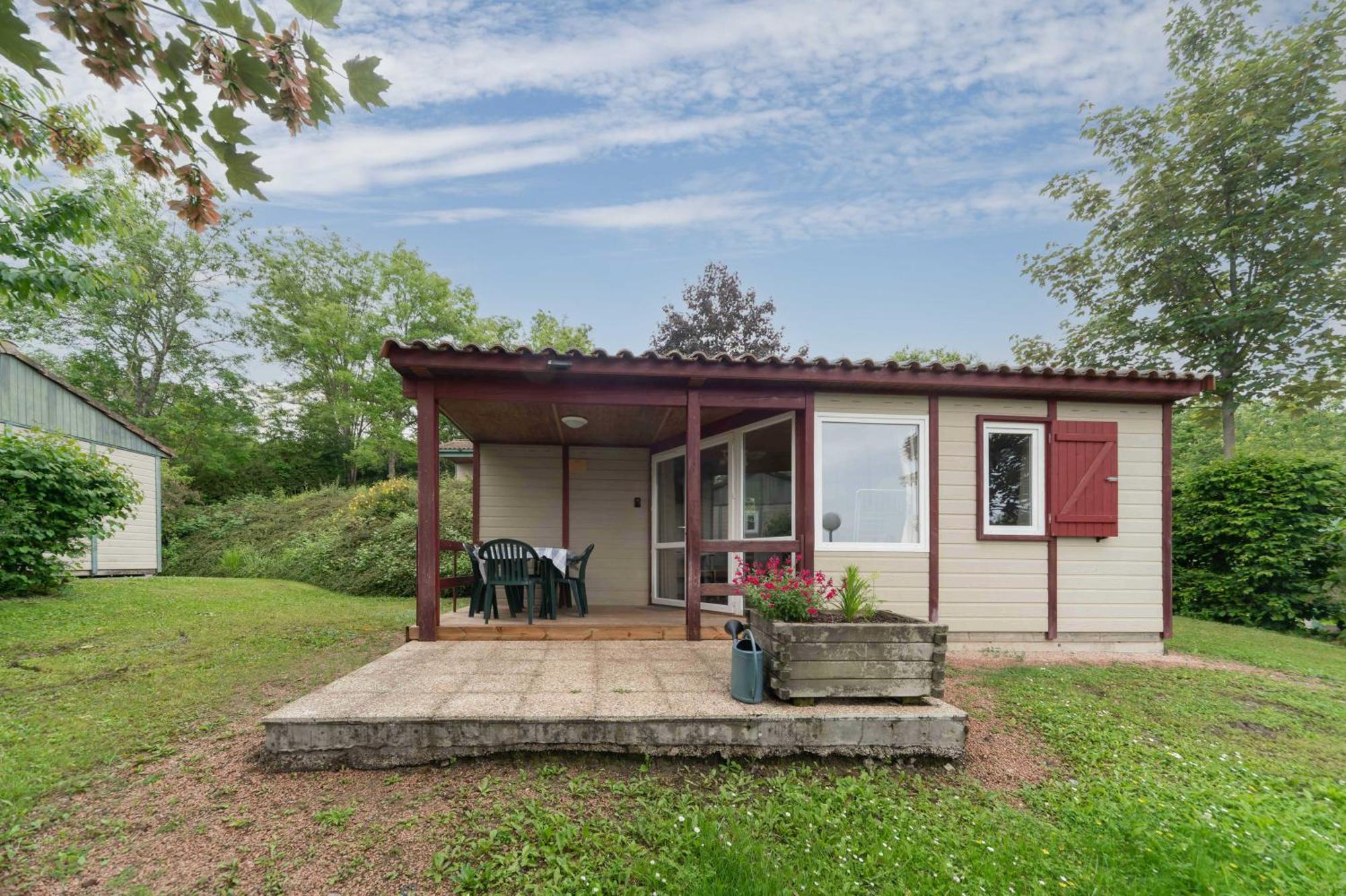 Camping Le Mont Libre - Cottage & Espace Nature - Gannat Eksteriør billede