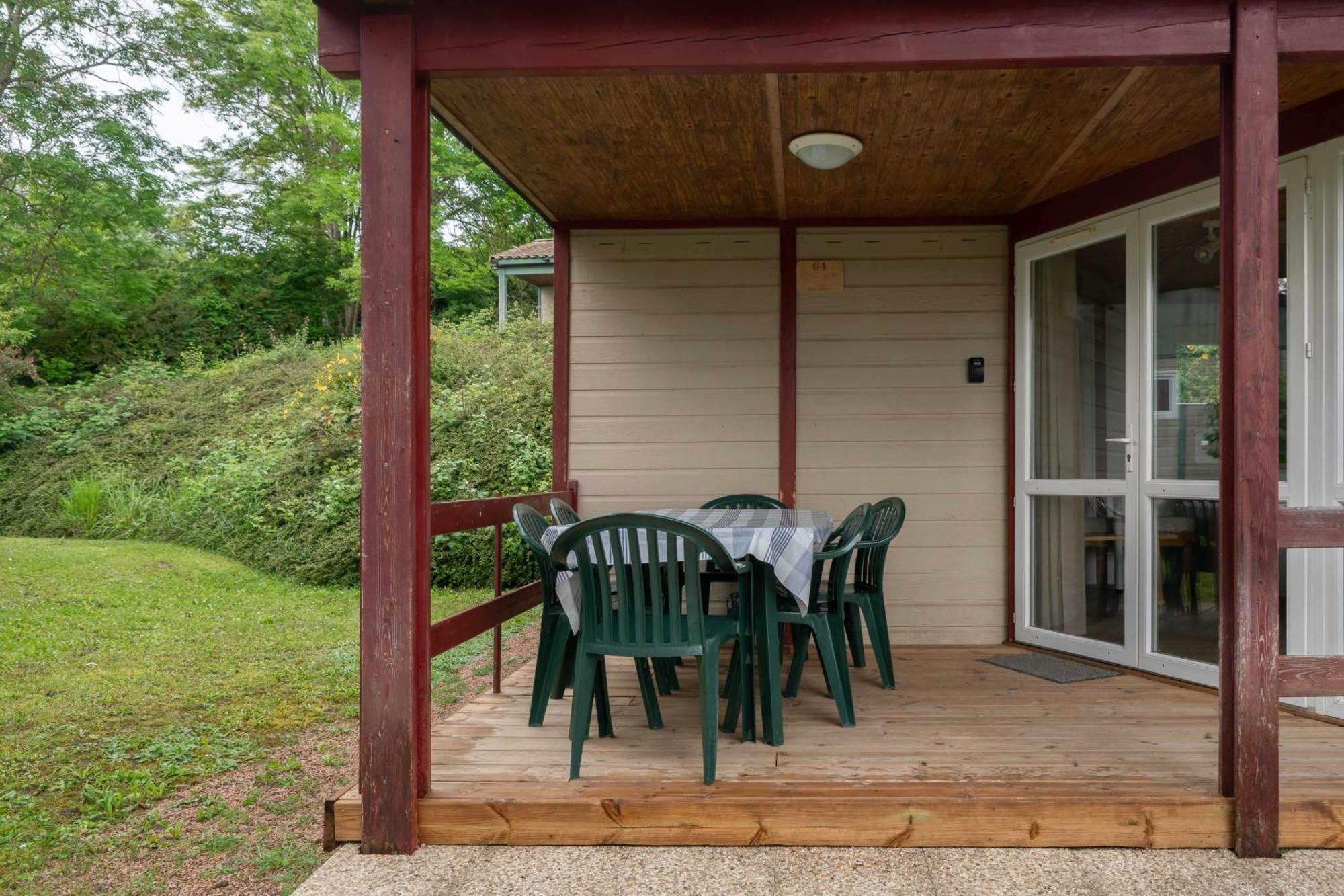 Camping Le Mont Libre - Cottage & Espace Nature - Gannat Eksteriør billede