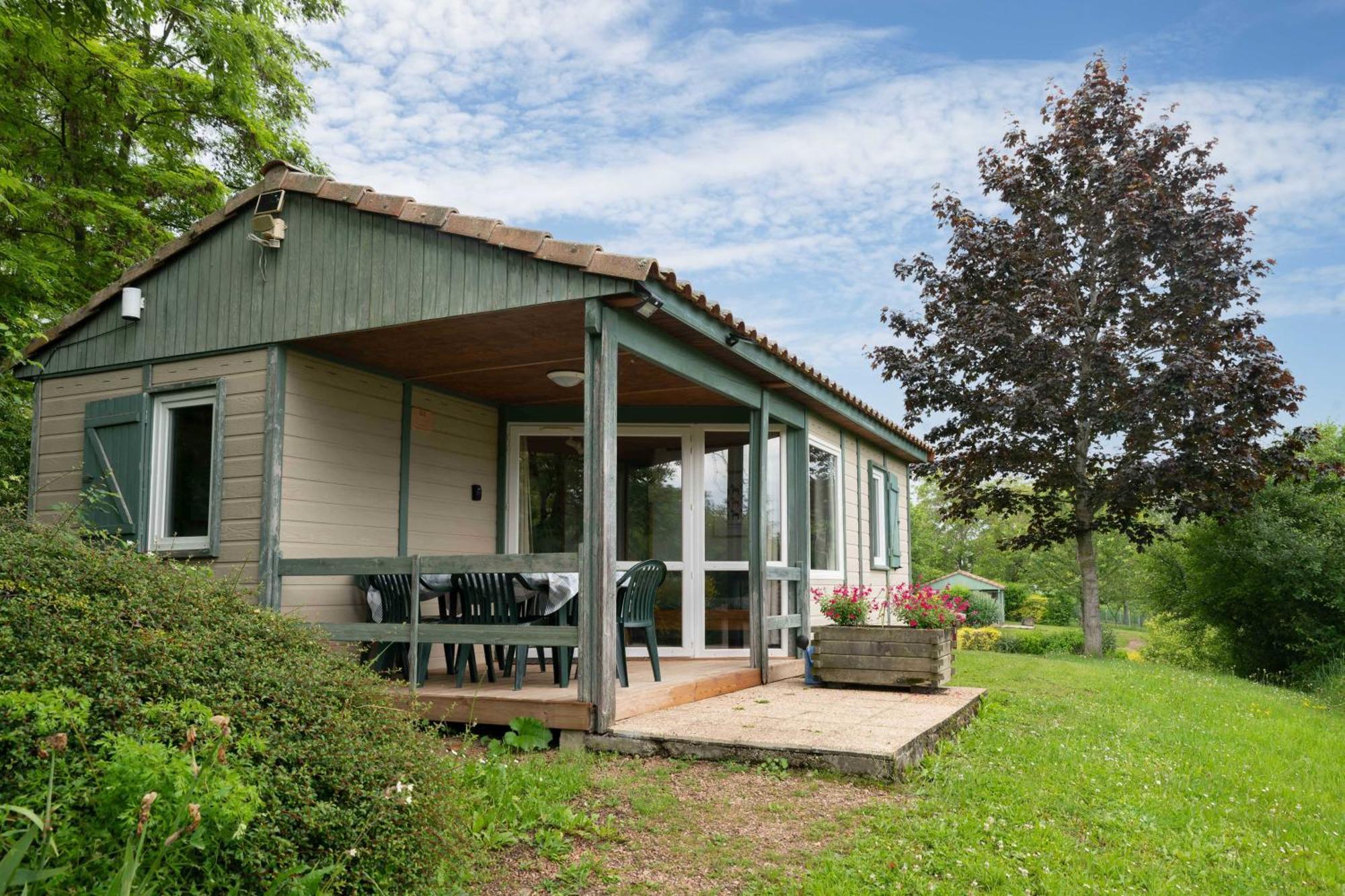 Camping Le Mont Libre - Cottage & Espace Nature - Gannat Eksteriør billede