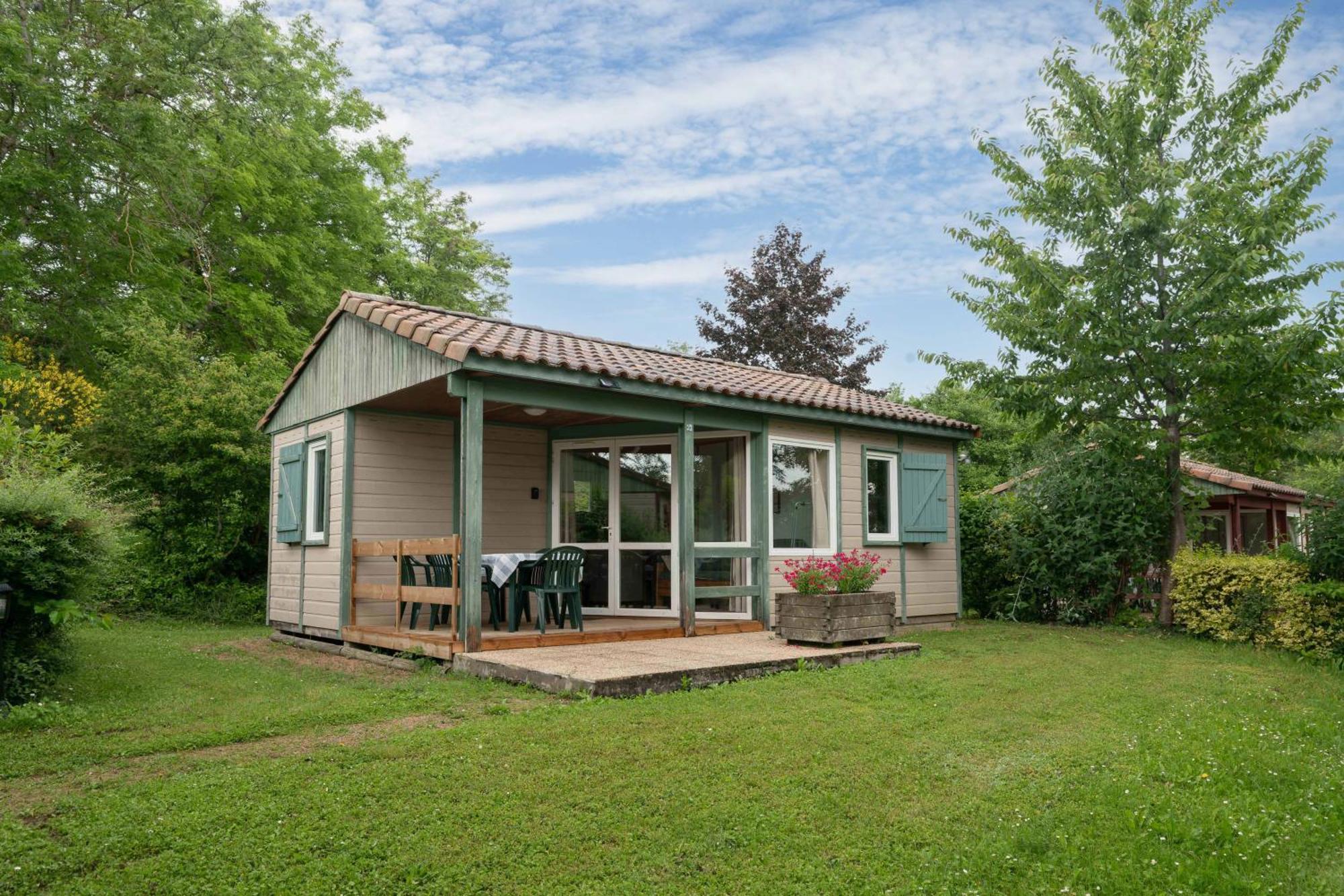 Camping Le Mont Libre - Cottage & Espace Nature - Gannat Eksteriør billede