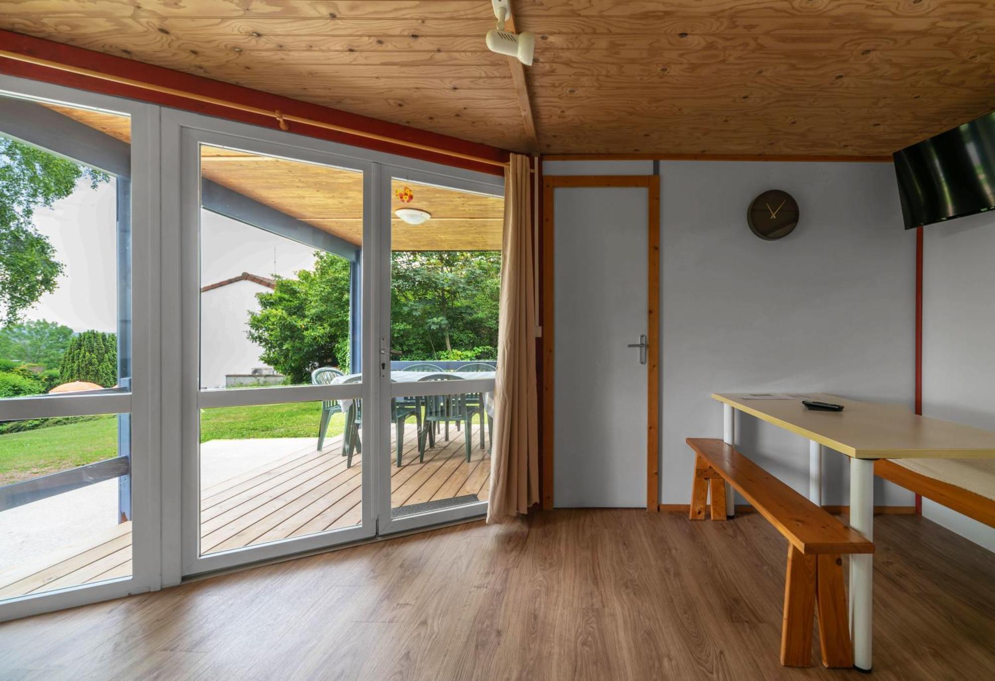 Camping Le Mont Libre - Cottage & Espace Nature - Gannat Eksteriør billede